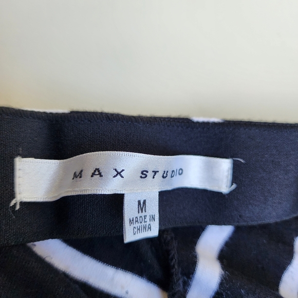 Max Studio Black White Chevron Stripe Skirt Knee Length Pull On Women's Sz M - Picture 2 of 8